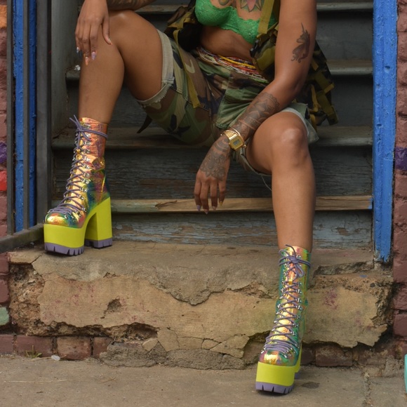 Dolls Kill Shoes - Platform boots